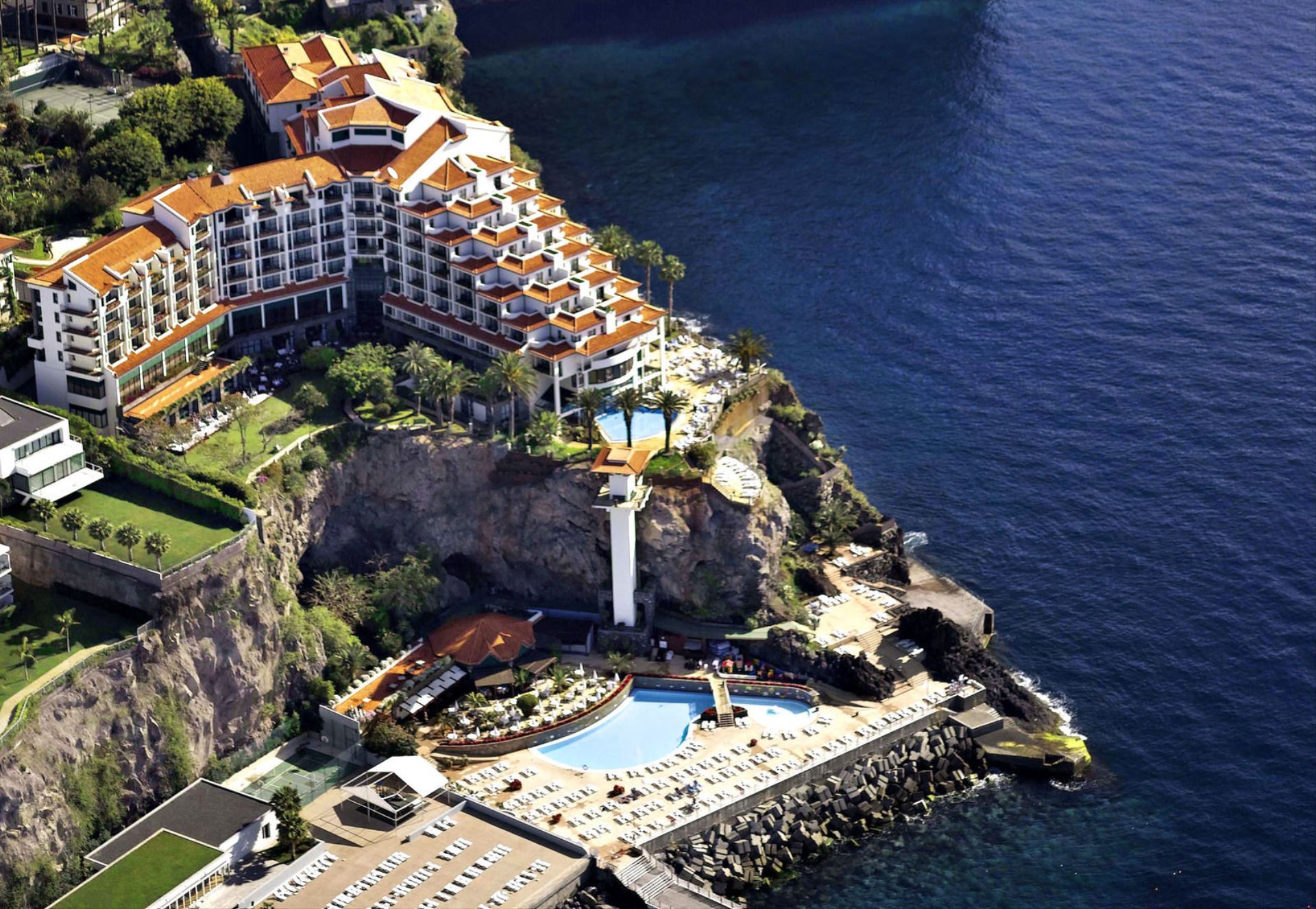 Отель клиф. The Cliff Bay (Funchal). Отель на Мадейре 5 *. Cliff отель. Мадейра Клив Бэй Порто Бэй отель.